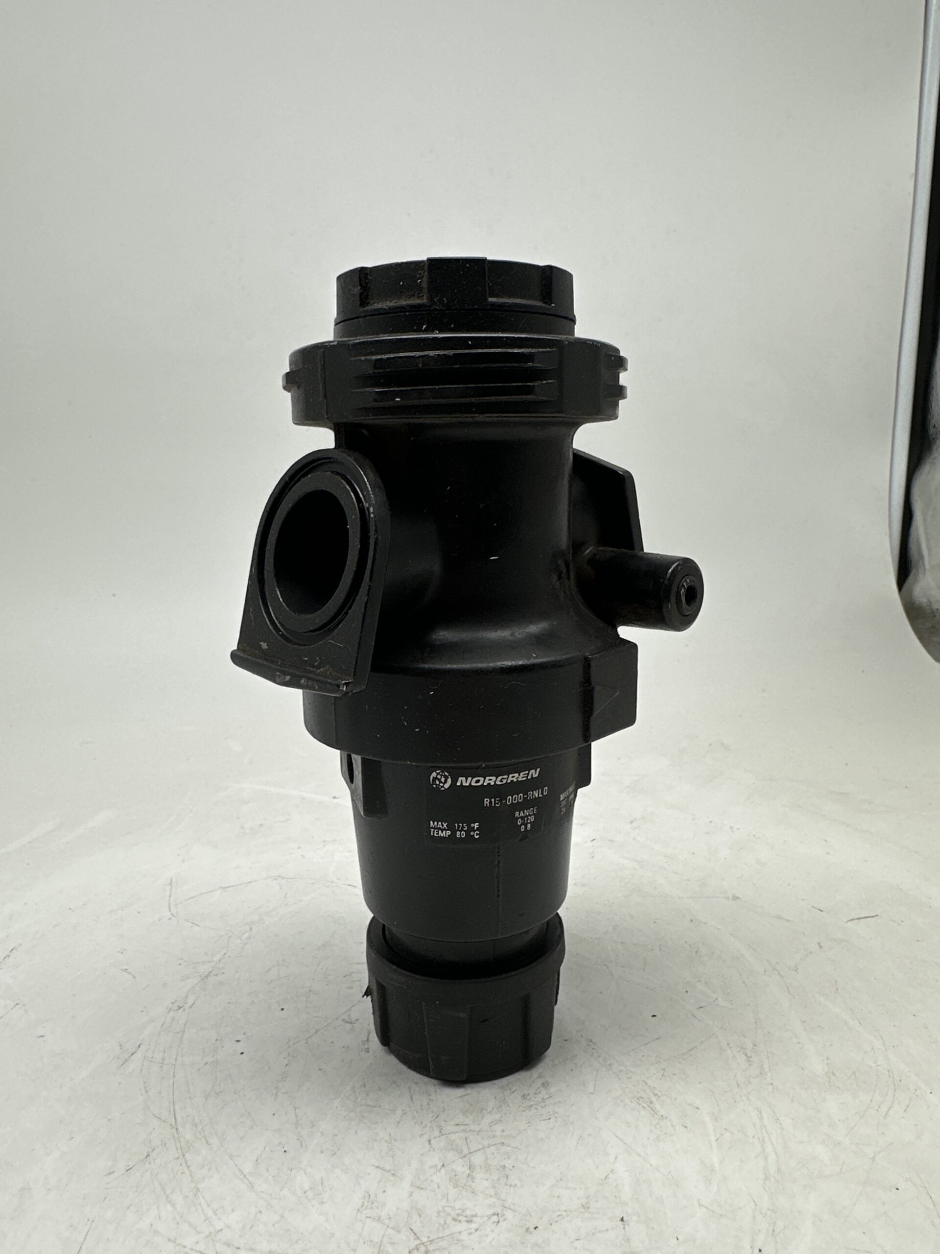 Norgren pressure regulator R15-000-RNL0
