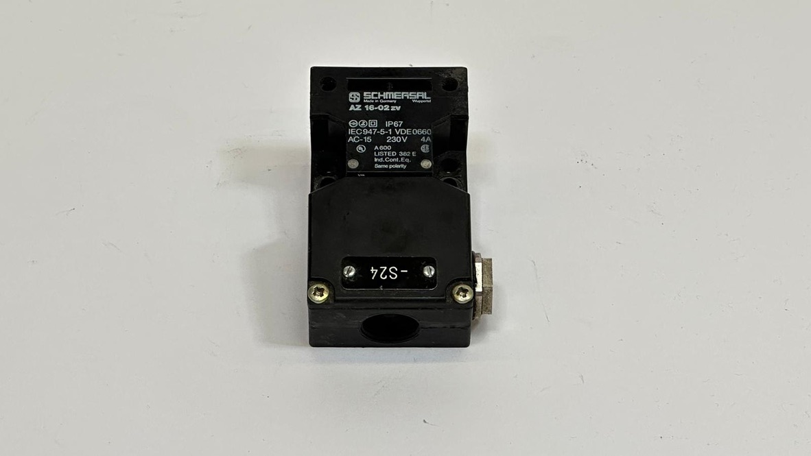 Schmersal security switch AZ 16-02zv