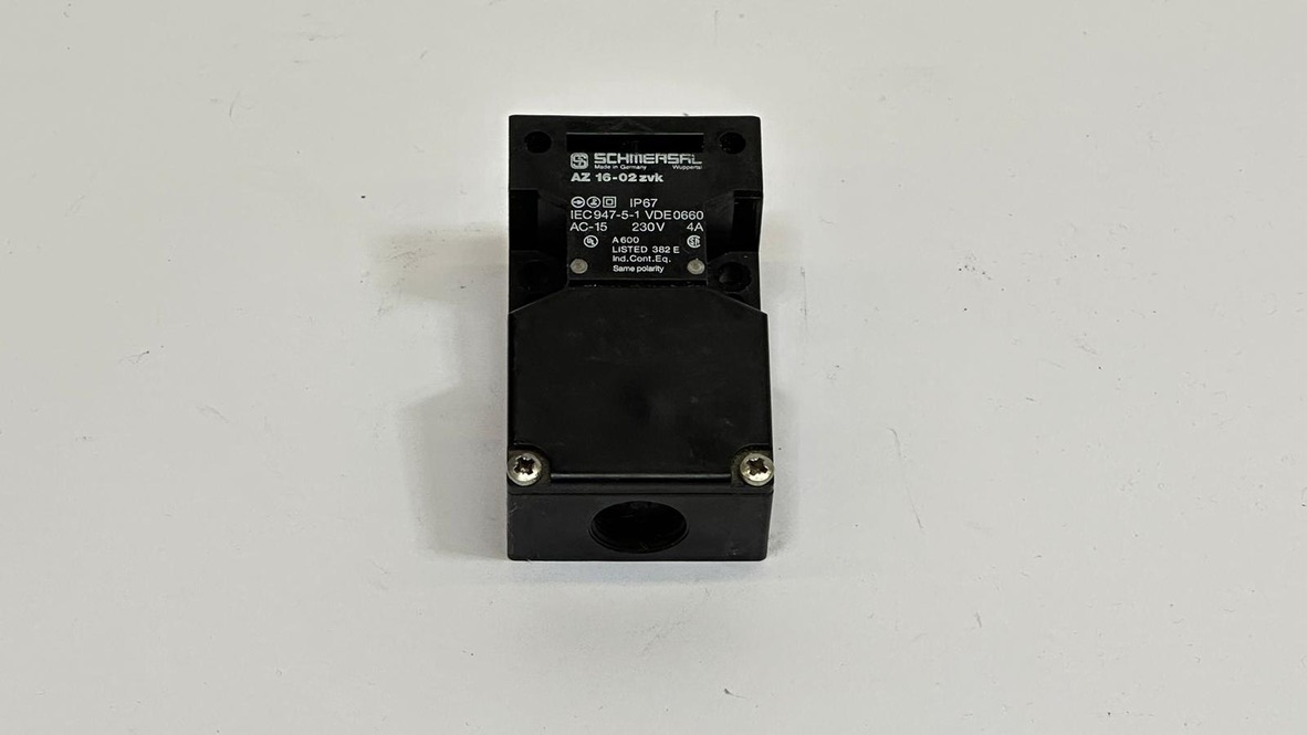 Schmersal security switch AZ 16-02zvk