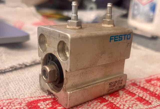 Festo Short stroke cylinder 19299