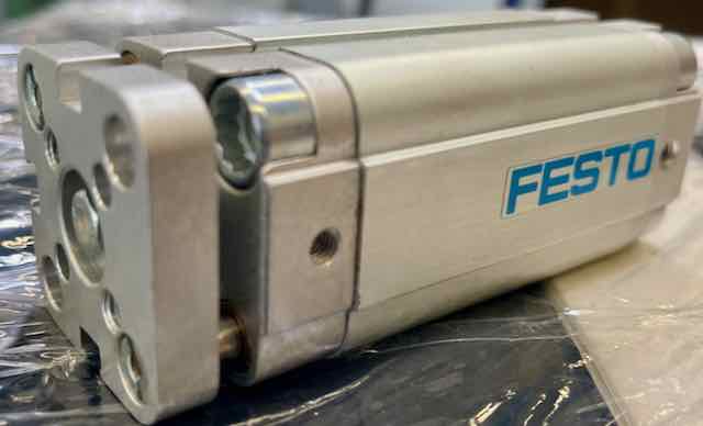 Festo Compact cylinder 156873