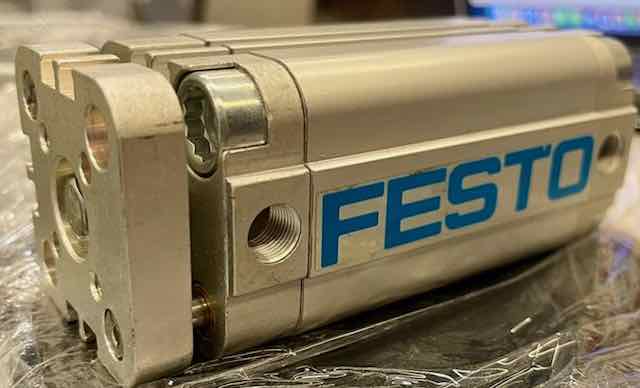 Festo Compact cylinder 156882
