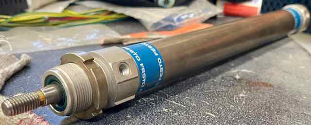 Festo Round cylinder 161420