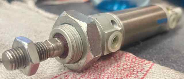Festo Standard cylinder 14322 25-31