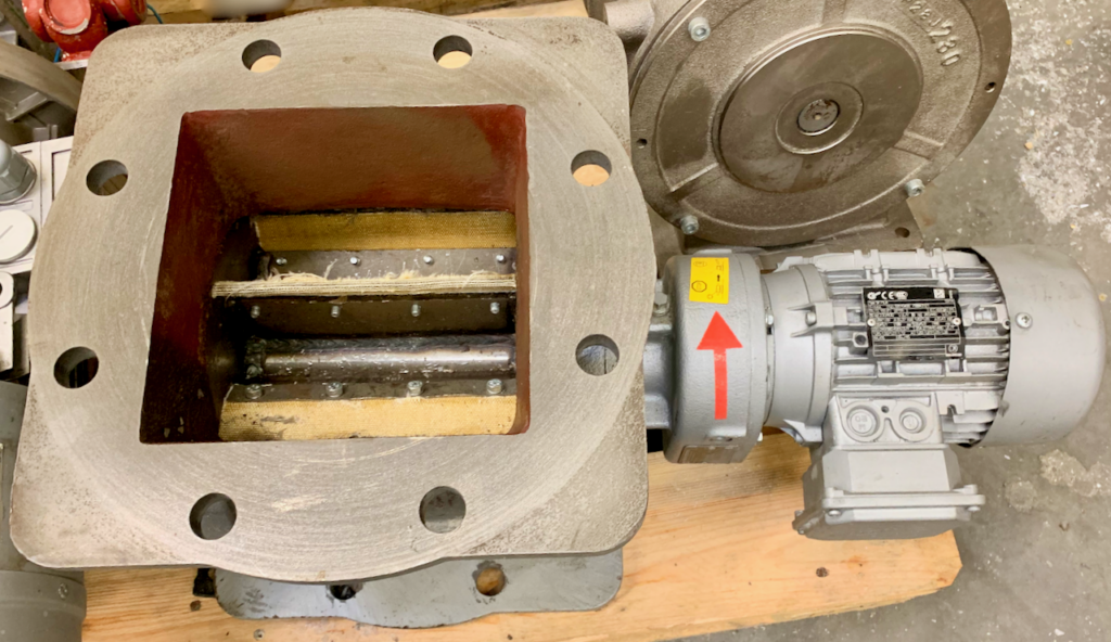 Rotary Valve Dust Lock