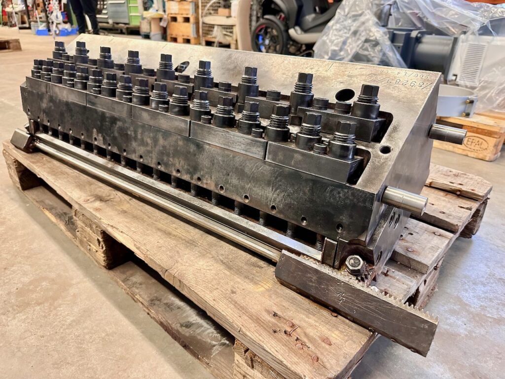 Flex Lip Die