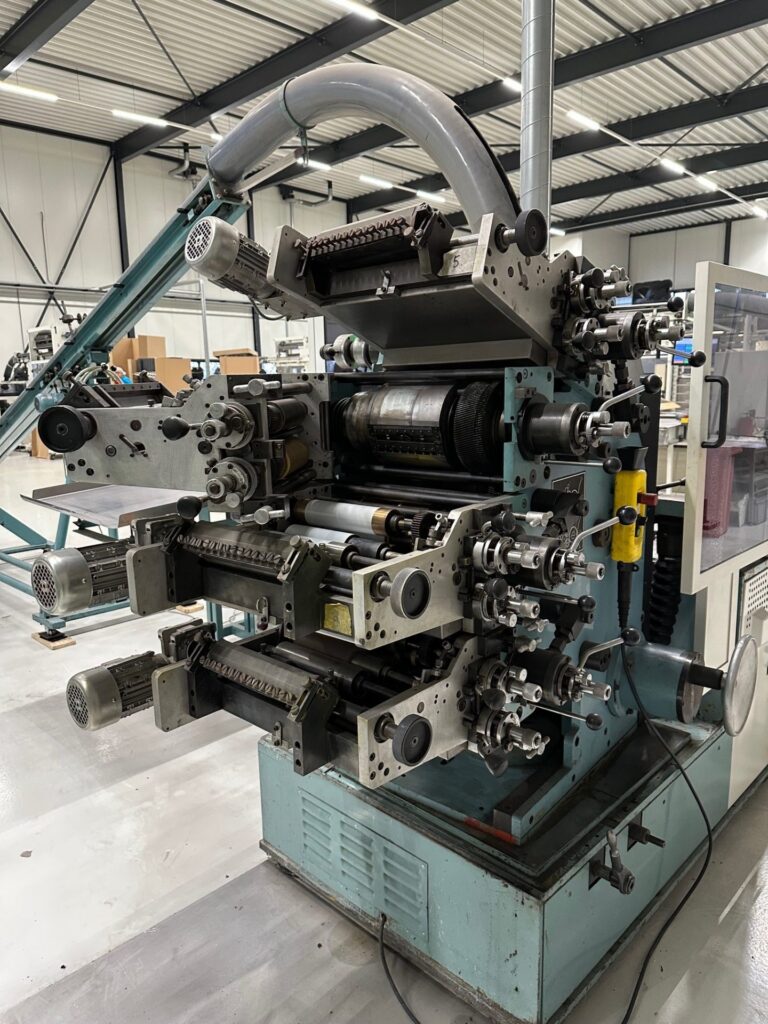 Van Dam 560 COM